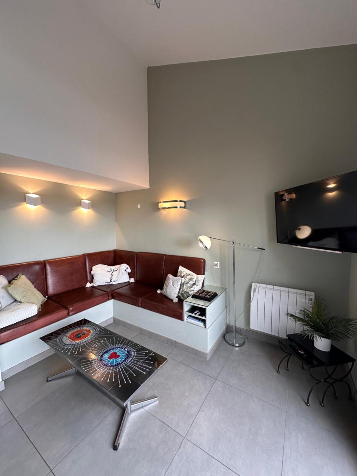 Le Petit Bijou Sete, Quatre Au Centre Ville, Trois Avec Vue Canal Apartment Sete